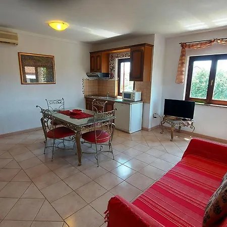 Linet 6- By Interhome