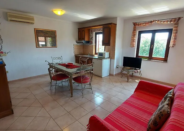 Linet 6- By Interhome