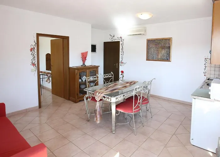 Linet 6- By Interhome