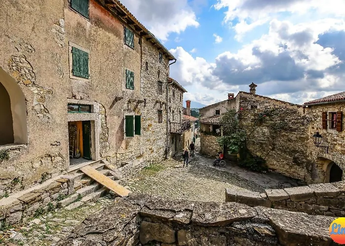 Apartman Linet 6- By Interhome Funtana